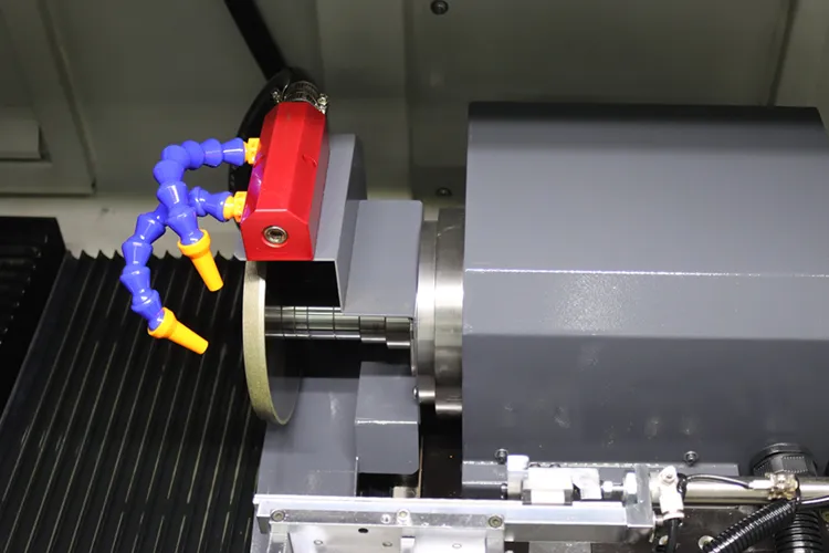 QD260 Step cylindrical CNC grinder Grinding part